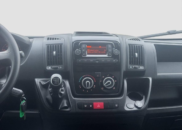 Vehicle image 14 Vehicle image 14