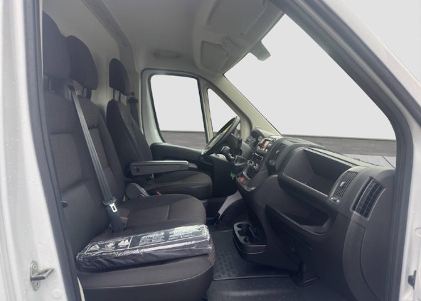 Vehicle image 15 Vehicle image 15