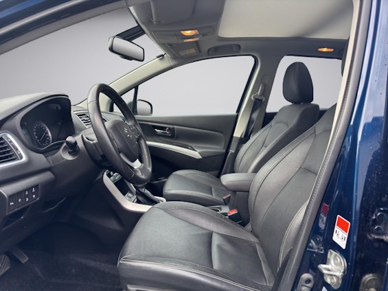 Vehicle image 9 Vehicle image 9