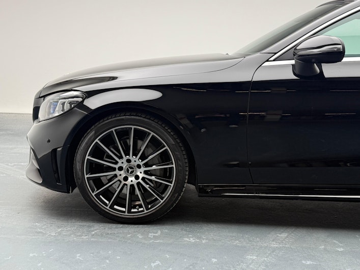 Vehicle image MERCEDES-BENZ C 300