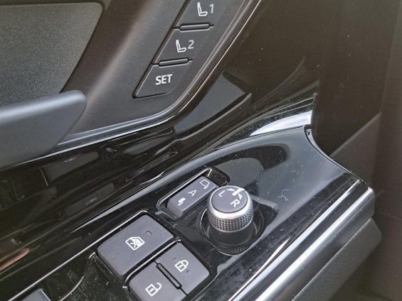 Vehicle image 12 Vehicle image 12