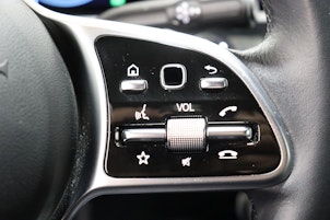 Vehicle image MERCEDES-BENZ A 250 Progressive