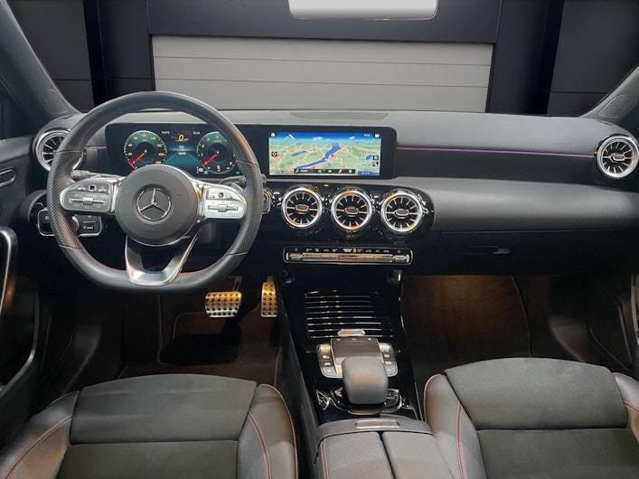 Vehicle image MERCEDES-BENZ A 200