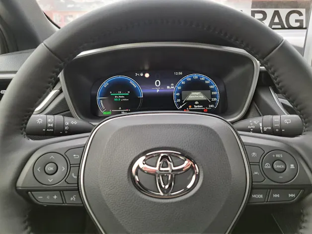 Toyota Corolla Cross 2.0 HSD Trend AWD-i