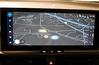 https://vehicle.imgix.net/4126418/c9b6f7d0-d91c-4686-84e4-91283682dd96.jpg