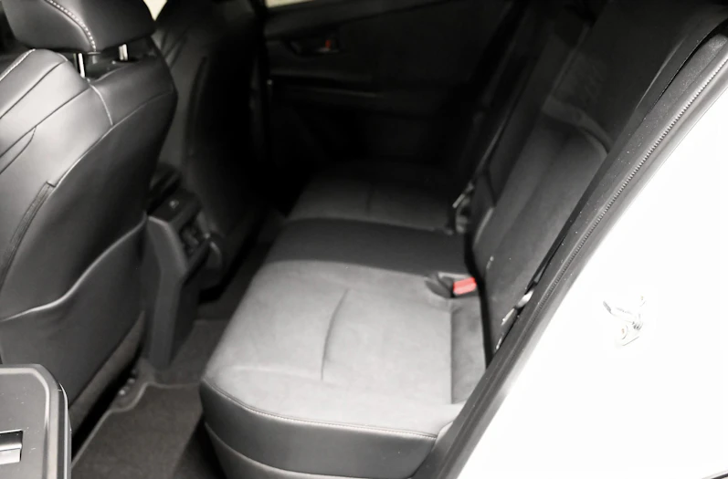 Fahrzeugbild TOYOTA C-HR+