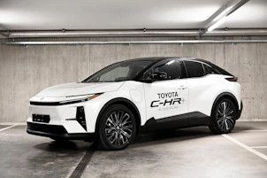 image du véhicule TOYOTA C-HR+ Premium AWD