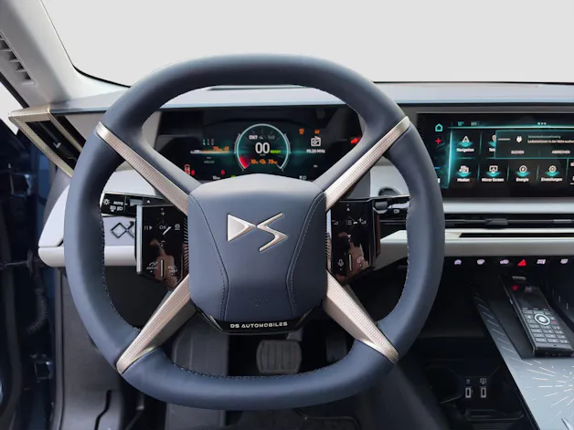 DS Automobiles No8 E-Tense Pallas