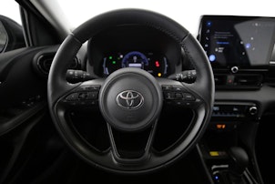 Vehicle image TOYOTA Yaris 1.5 VVT-i HSD Trend