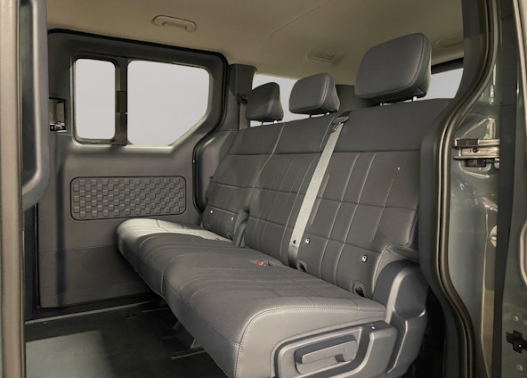 Vehicle image 8 Vehicle image 8