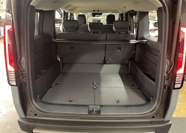 Vehicle image 15 Vehicle image 15