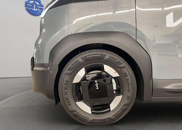 Vehicle image 14 Vehicle image 14