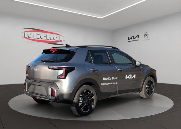 Vehicle image 16 Vehicle image 16