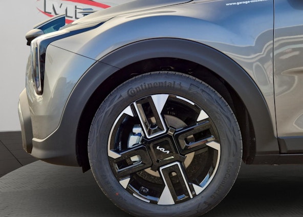 Vehicle image 15 Vehicle image 15