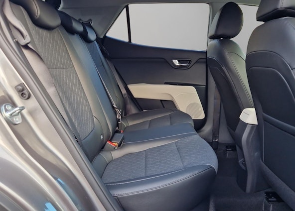 Vehicle image 12 Vehicle image 12