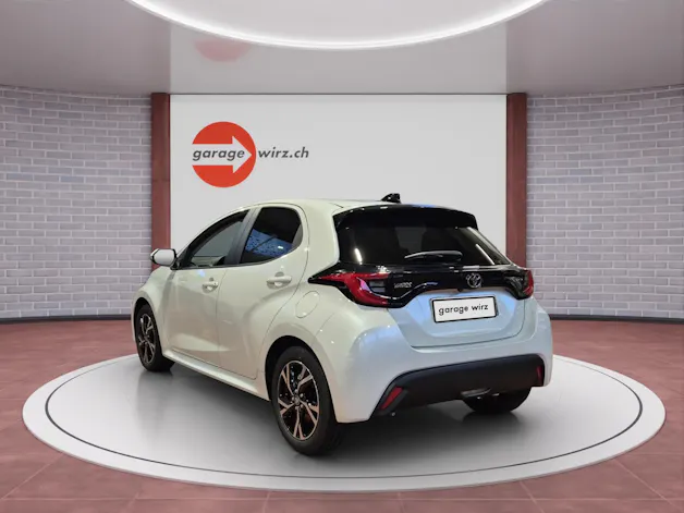 Toyota Yaris 1.5 VVT-i HSD Trend