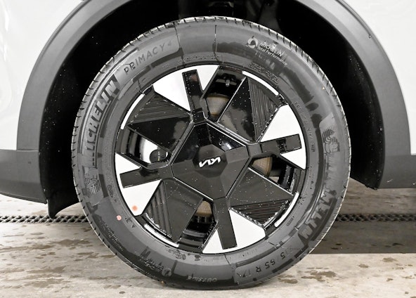 Vehicle image 12 Vehicle image 12