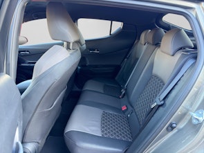 Vehicle image TOYOTA C-HR 2.0 VVTi HSD Premium