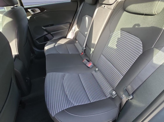 Vehicle image 9 Vehicle image 9