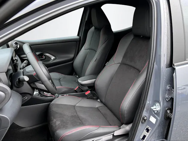 Toyota Yaris 1.5 VVT-i HSD GR Sport