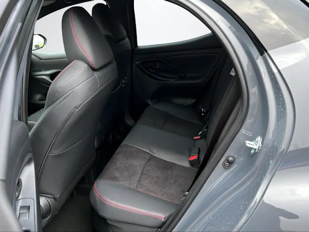 Toyota Yaris 1.5 VVT-i HSD GR Sport