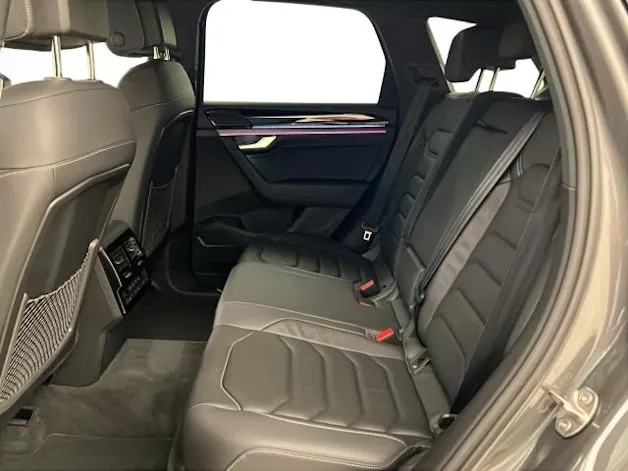 VW Touareg 3.0 V6 TDI R-Line 4Motion