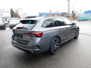 Škoda Octavia Combi 2.0 TSI DSG RS
