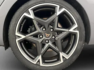 Cupra Leon ST 2.0 TSI 333PS VZ 4Drive