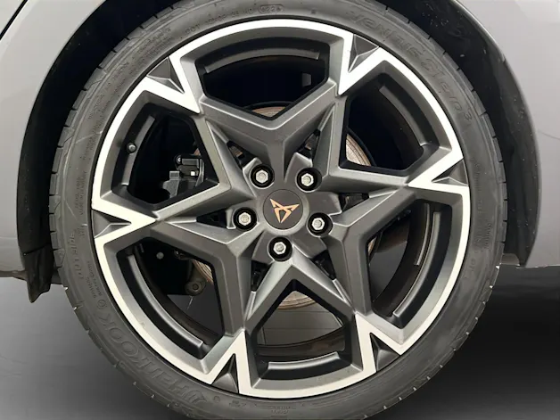 Cupra Leon ST 2.0 TSI 333PS VZ 4Drive