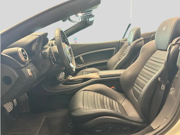 Ferrari California Trenta 490 cv