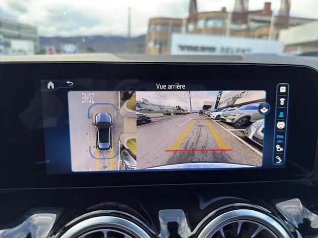 Mercedes-Benz GLA 220 4Matic 8G-DCT