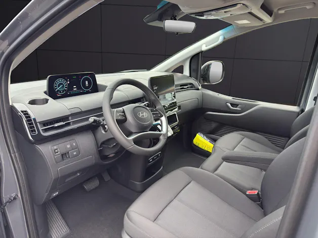 Hyundai Staria Wagon 1.6 T-GDi HEV Amplia A