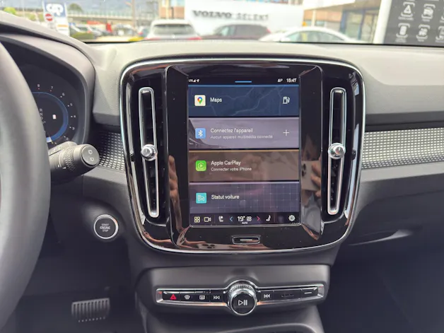Volvo XC40 B3 Benzin Mild Hybrid Plus Dark DCT