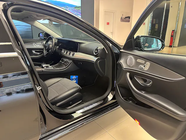 Mercedes-Benz E 200 9G-Tronic