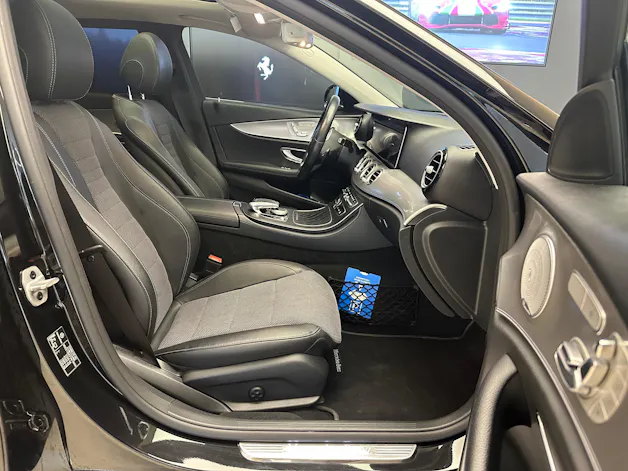 Mercedes-Benz E 200 9G-Tronic