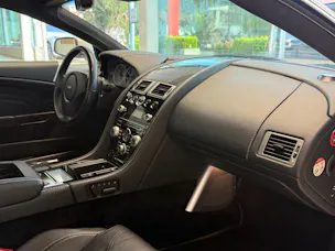 ASTON MARTIN DBS Coupé