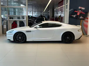 ASTON MARTIN DBS Coupé