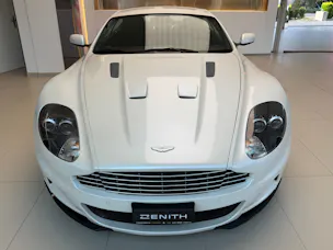 ASTON MARTIN DBS Coupé