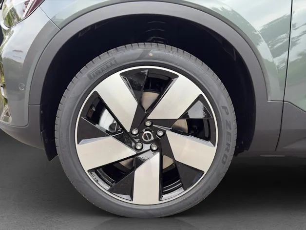 Volvo EX40 82kWh Twin Motor AWD Ultra Xcentric Edition