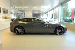 Ferrari FF Toit panoramique / Glasdach
