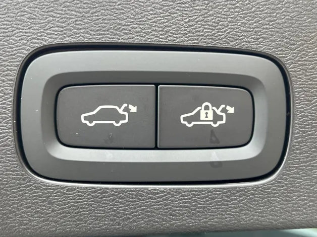 Volvo V60 T6 eAWD Plug in Hybrid Plus Dark Geartronic
