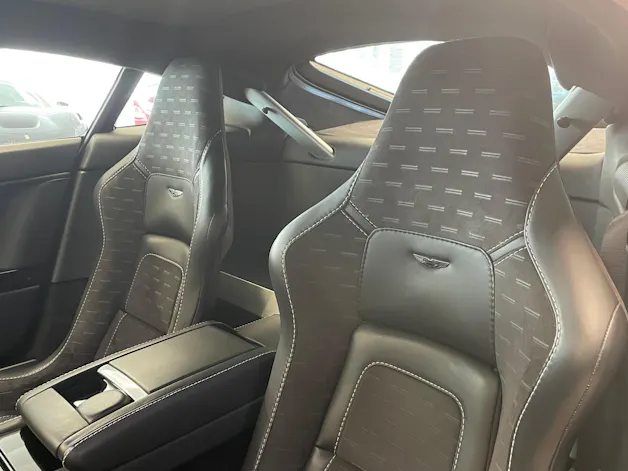 Aston Martin V8 Vantage 4.7 N430 Sportshift