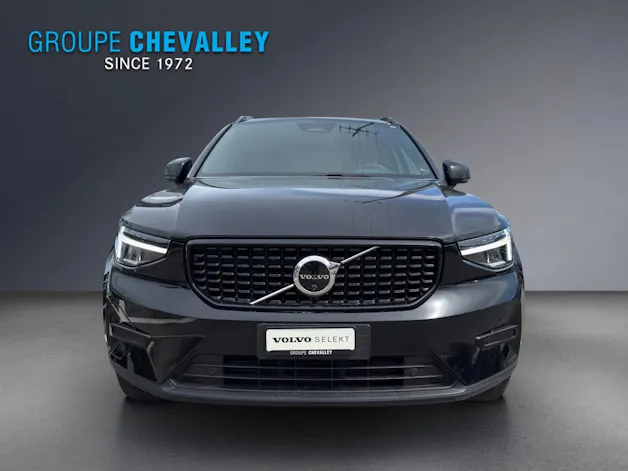 Volvo XC40 B3 Benzin Mild Hybrid Plus Dark DCT