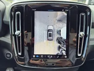 Volvo XC40 B3 Benzin Mild Hybrid Plus Dark DCT