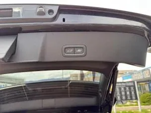 Volvo XC40 B3 Benzin Mild Hybrid Plus Dark DCT