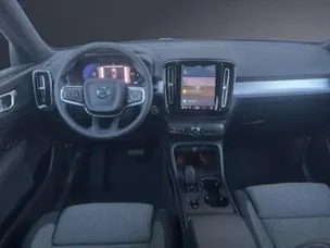 Volvo XC40 B3 Benzin Mild Hybrid Plus Dark DCT
