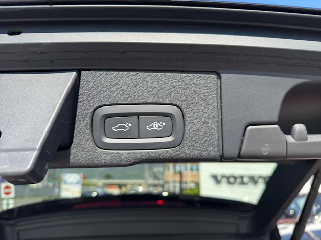 Volvo XC60 T8 eAWD PluginHybrid Plus Dark Geartronic