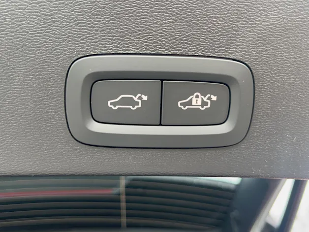 Volvo XC40 B3 Benzin Mild Hybrid Xcite DCT