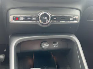 Volvo XC40 B3 Benzin Mild Hybrid Xcite DCT