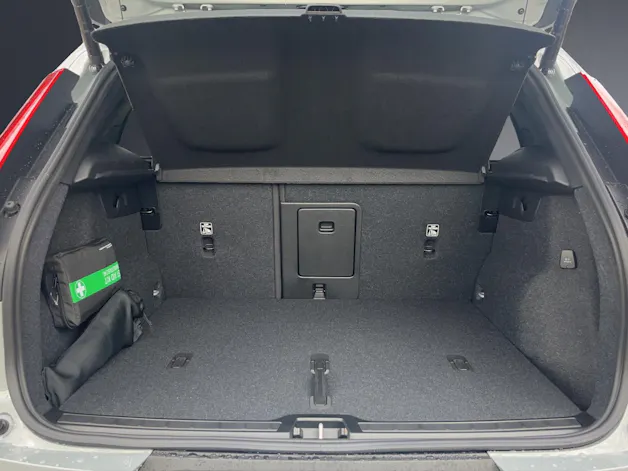 Volvo XC40 B3 Benzin Mild Hybrid Xcite DCT